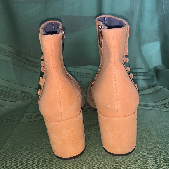 Rockport OAKLEE TOTAL MOTION sunflower ankle boots yellow ruffles size. 8 - Picture 4 of 7